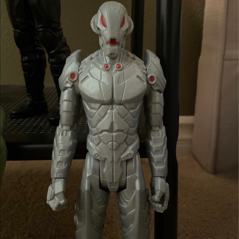 Marvel Action Figures - Picture 4 of 6